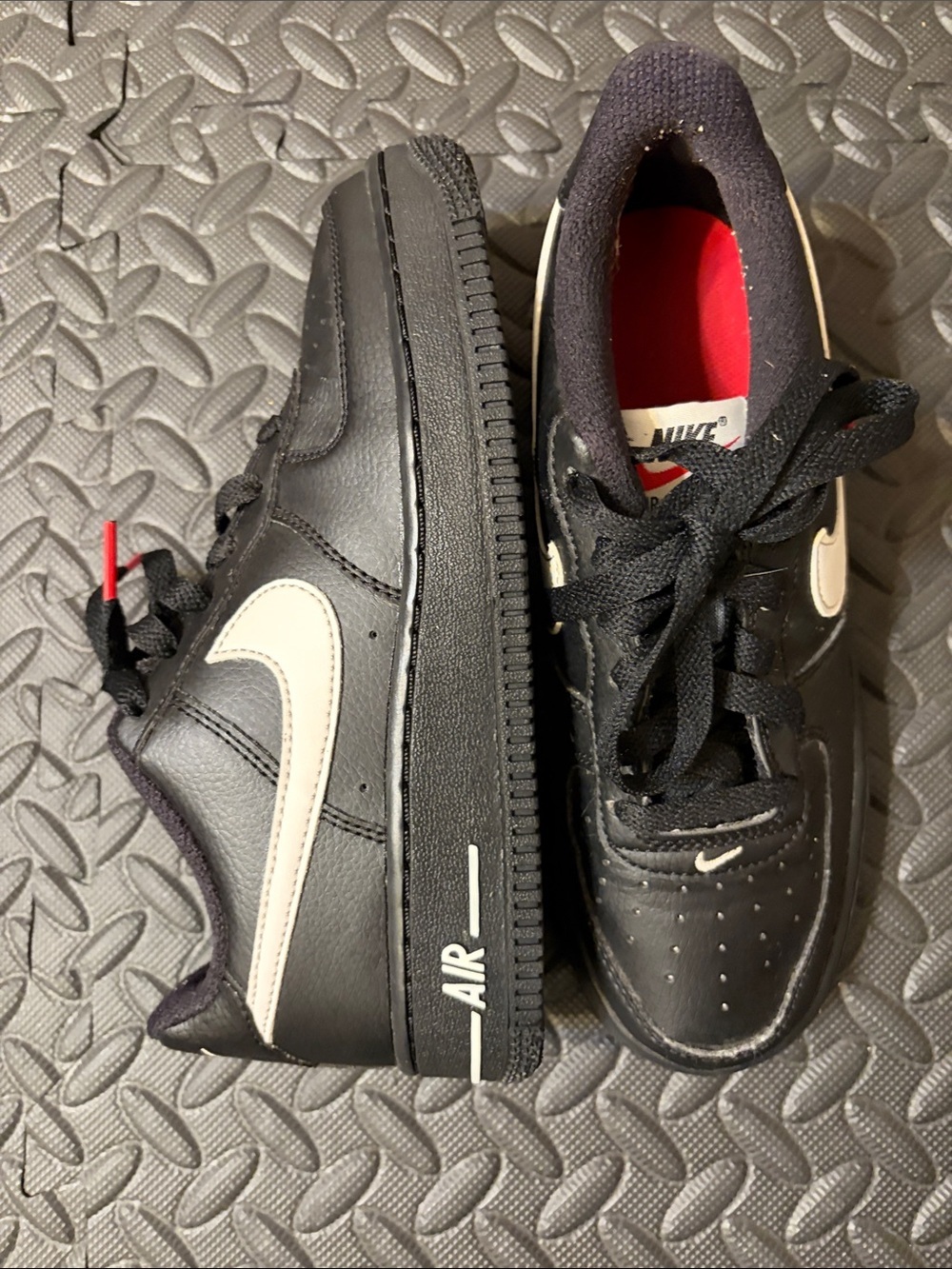 Nike Air Force 1 Low Kids Black Sneakers with White Swoosh and Red Interior - Picture 2 of 13